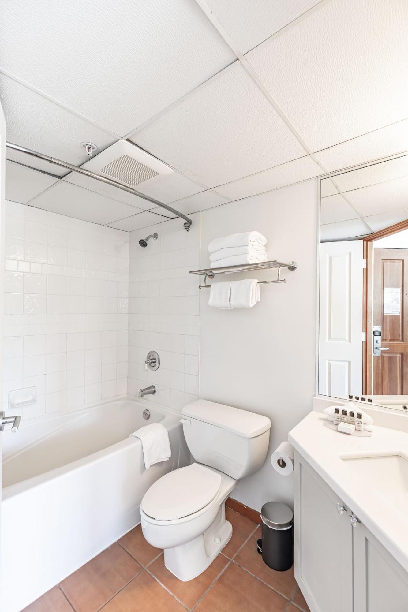 Cascade Lodge Premium Suite, With Pool & Hot Tub Whistler Bagian luar foto